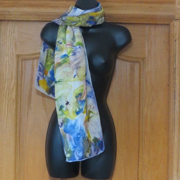 Two separate Watercolor scarves - Picture 12 of 13